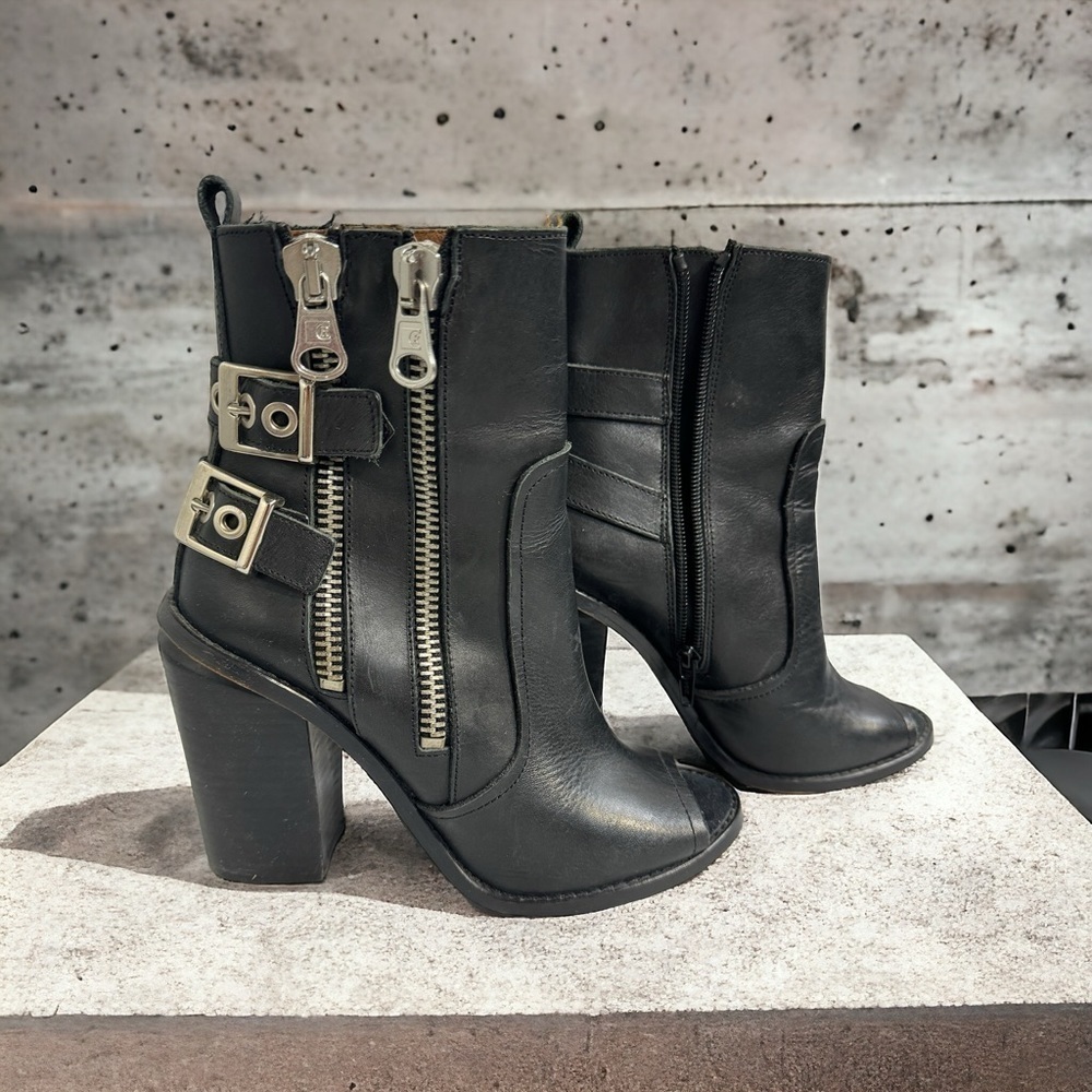 Open tow black Sixtyseven boots size EU 37 with silver details lather sole